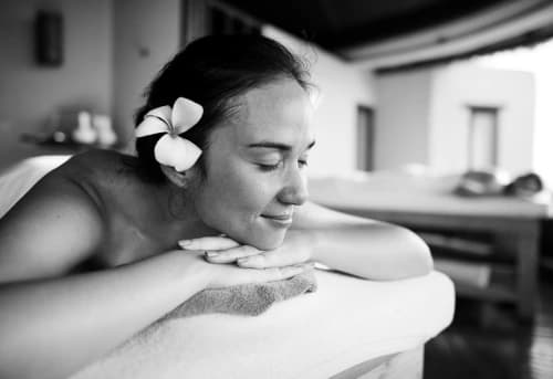 Massage Polynésien (Lomi Lomi)